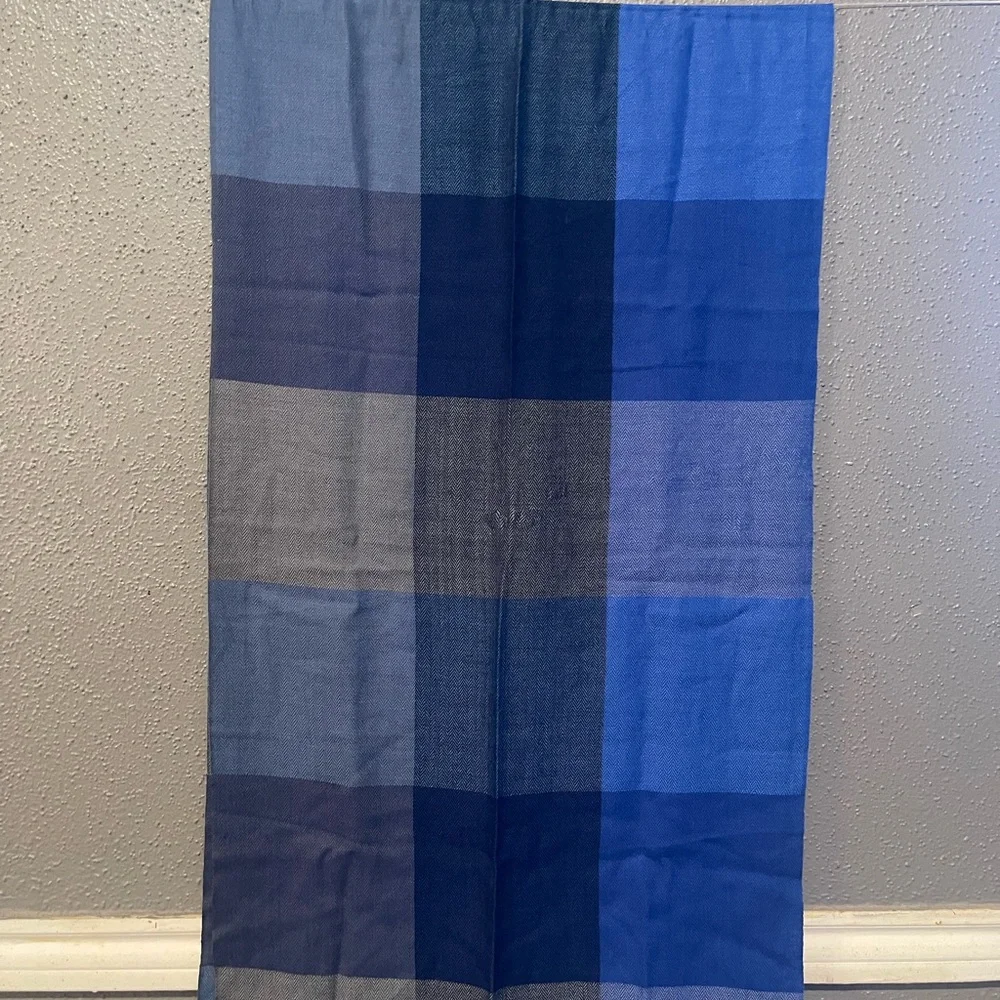 Banana Republic Elegant Blue & Gray Wool Scarf